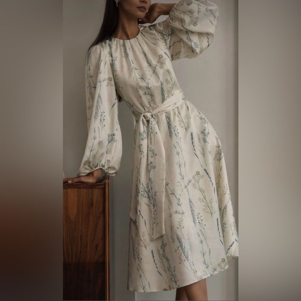 Jardinvue Floral Midi Dress Beige Small NWT IN PACKAGE